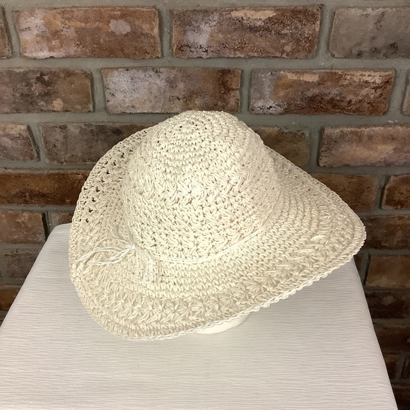 SCALIA COLLEZIONE Cream Floppy Woven Paper Hat - Picture 3 of 9